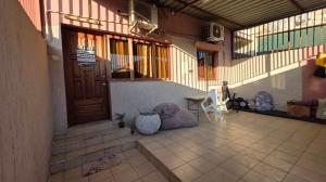 Vende-se luxuoso apartamento na Malhangalene T2 R/C