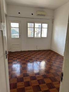 Arrendo Apartamento T2 com parqueamento no Bairro Central