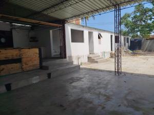 Vendo Armazem & Casa Residencial + 2 dependências