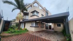 ARRENDO MORADIA T4+1 TRIUNFO