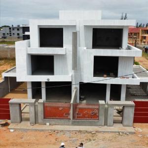 VENDO OBRA INACABADA T4+4 SUÍTES