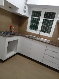 VENDO APARTAMENTO T2 ESTA 2°ANDAR
