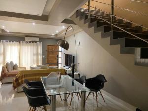 Arrenda-se Moradia, tipo4 no bairro da costa do sol triunfo 2