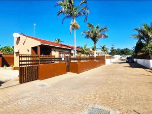 Arrenda-se Vivenda Tipo 3 no Condomínio Niketche