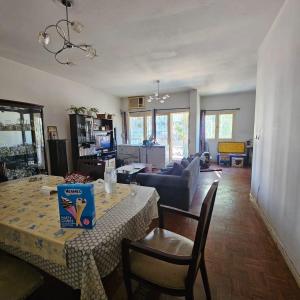 Arrenda-se Apartamento tipo 3 na coop, Av.  Vladimir Lenine, próximo ao ótimo hotel