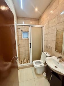 Arrendamos excelente apto T-3, 2⁰ andar, Suite, Bairro da Sommerschield -2, (Casas Brancas) próxi