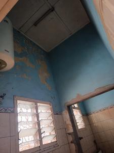 RUÍNA APROVEITÁVEL--- BAIRRO CENTRAL PRÓXIMO AO PONTO FINAL NUMA AREA DE 700M²