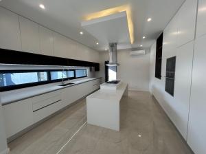 *VENDE-SE Moradia T3+1 Moderna – Condomínio Fechado, Próxima à Escola Portuguesa, Maputo a 50.0