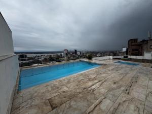 vende se apartamento t2 no condomínio shopping 24