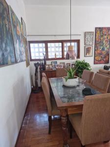 Vende-se Moradia Geminada T3 2wcs com Anexo tipo t2 duplex quintal independente no bairro da Polana,