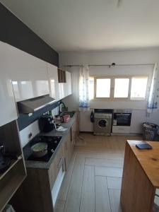 Arrenda-se Apartamento T3 mobilada, 3⁰ andar e último no bairro central, av Emilia Dausse