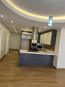 Arrenda-se Apartamento T3 2 suítes com piscina no condomínio Valentina jardim no av fredrich angel