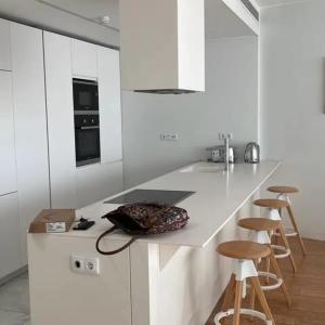 Arrenda-se Apartamento T1 Mobilado no Condomínio Platinum