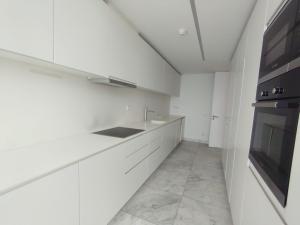 Arrenda-se Apartamento T3 no condomínio Platinum