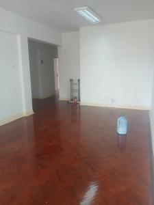 Arrendo Apartamento T3 Suíte no bairro central prédio curto 2°andar