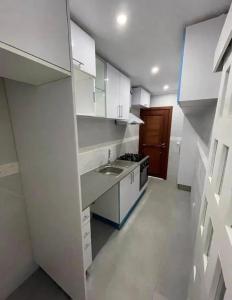 Vende-se AP T3 n condómino Lua e Mar