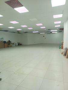 Arrenda-se loja com 160m² na Avenida 25 de Setembro