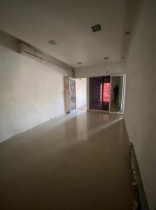 Arrenda-se cerca de 80m² de loja na baixa da cidade,  av 25 de setembro esquina com guerra popular