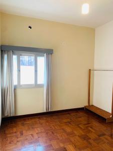 Arrenda-se Apartamento T2 de Alto Padrão – Rés do Chão
Disponível para arrendamento luxuoso ap