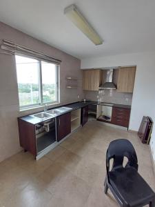 ARRENDA-SE APARTAMENTO T3 
NO CONDOMÍNIO PORTUGUÊS NO ZIMPETO
>4°andar com elevador