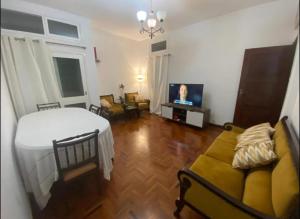 Vende-se Apartamento T2 no coração do bairro central