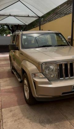 JEEP CHEROKEE A DIESEL & AUTOMATICO