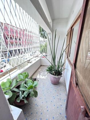 Vendo Apartamento T3 prédio curto 1°andar com parqueamento