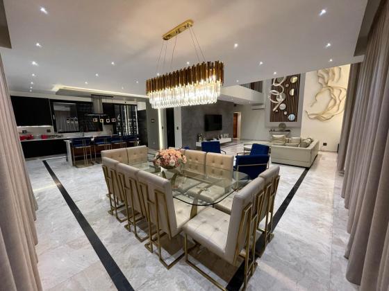 Vende-se Moderna Moradia T4 no Bairro Costa do Sol/Mapulene