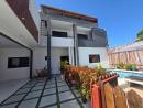 Vende se moradia nova espaçoso Resd chão primeiro tipo 5 com piscina  no bairro triunfo novo