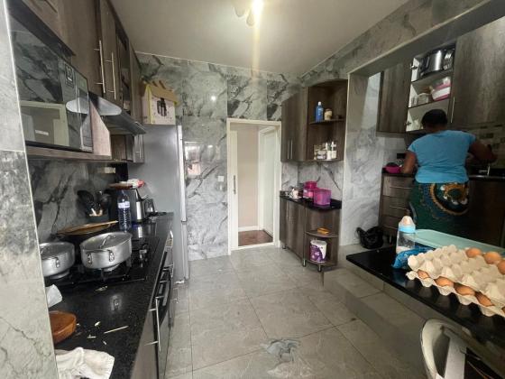Vende-se Apartamento T3 na sommerchield 1