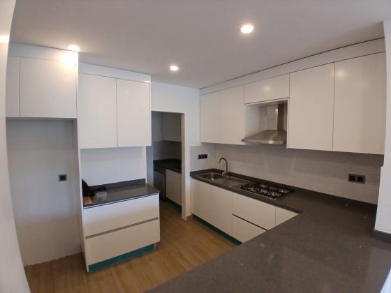 Vende-se Apartamento T3 na sommerchield 1