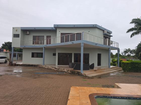 Arrenda-se Duplex T4 na Matola Mozal