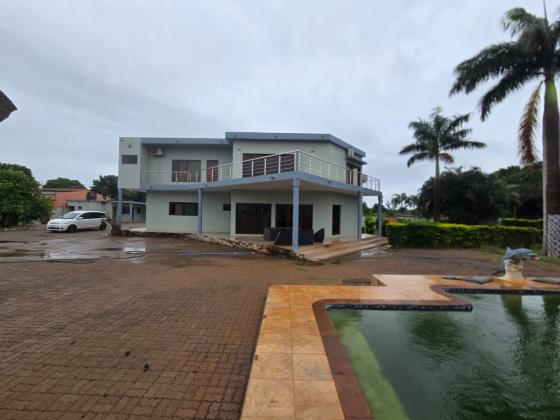 Arrenda-se Duplex T4 na Matola Mozal