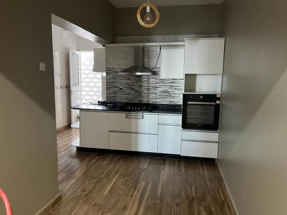 arrendo apartamento tp3 na polana Julius nherere