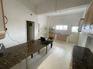 Arrendo apartamento T3 palácios dos casamentos Julius nyerere