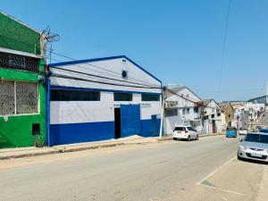 ARRENDA-SE ARMAZÉM C/700M² ÁREA TOTAL COBERTA, NA BAIXA DA CIDADE DE MAPUTO PRÓXIMO À MINERVA C