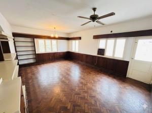 Vende-se Espaçoso Apartamento T3 no Bairro Central_Proximo a antiga Teledata