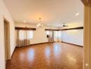 VENDE-SE APARTAMENTO T3 BEM GRANDE, 2WC, 3° ANDAR ÚLTIMO. BAIRRO CENTRAL PRÓXIMO À TELEDATA.