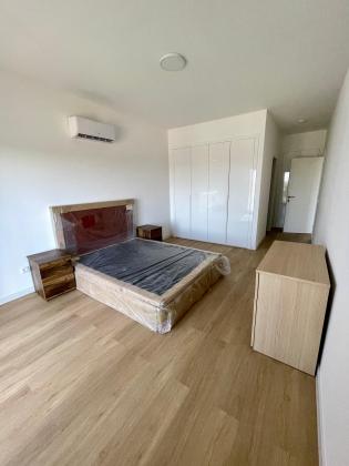 vende-se apartamento T3 dos maiores no condomínio New Life