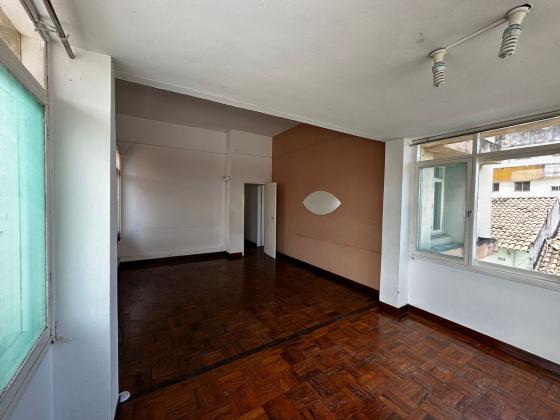 Vende-se Moradia/Geminada T3 no Alto Maé