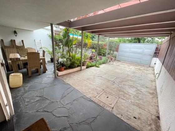 Arrendo Moradia T4 Duplex na COOP (Rua da França)
