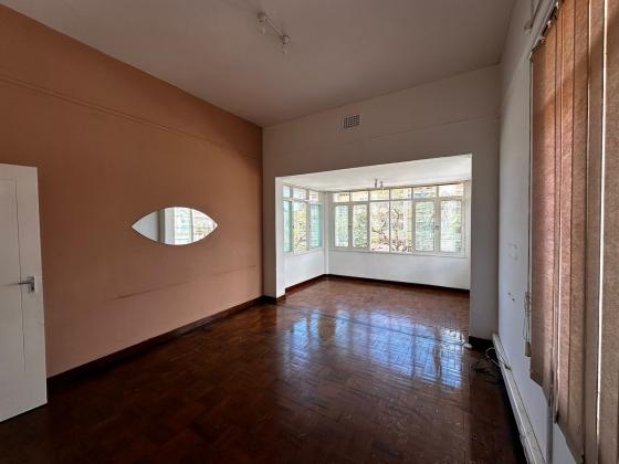 Vende-se Moradia/Geminada T3 no Alto Maé