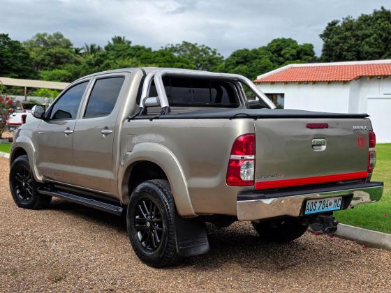 TOYOTA HILUX LEGEND 45 3.0 2012 (MANUAL 4X4)