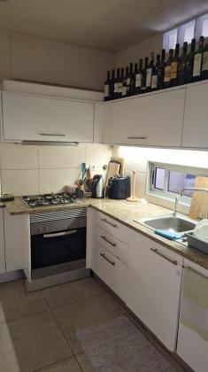 vende-se apartamento tp2 no shopping 24 na polana