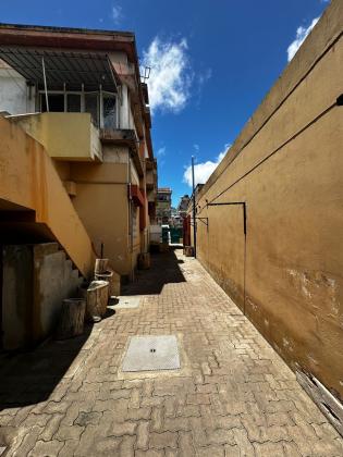 Vende-se Moradia/Geminada T3 no Alto Maé