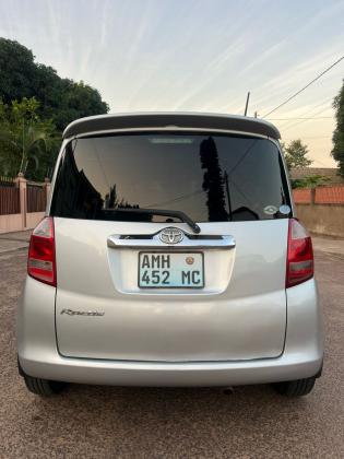 TOYOTA RACTIS 1.5cc CVT-SPORT 2007