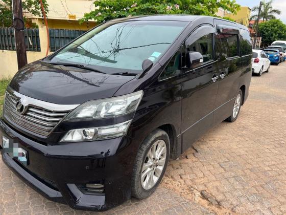 Toyota Vellfire 2010 4X4