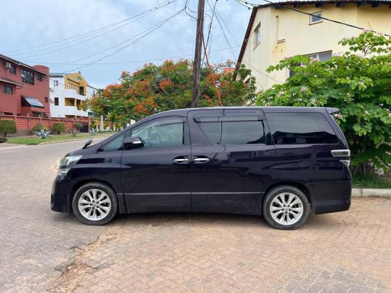 Toyota Vellfire 2010 4X4