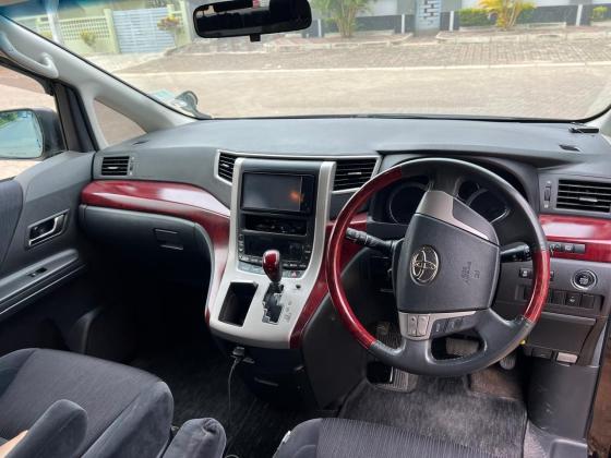 Toyota Vellfire 2010 4X4