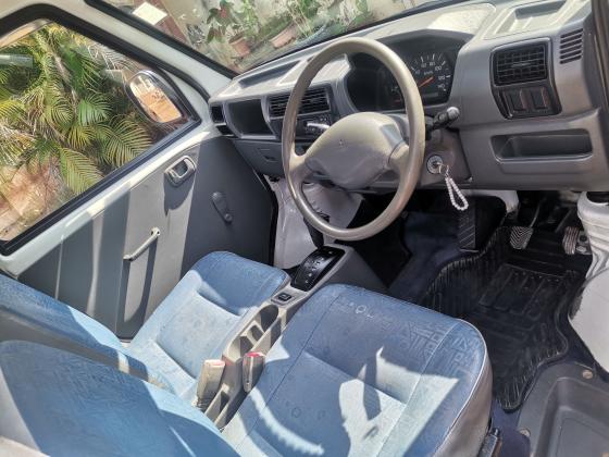 Mitsubishi MiniCab_Modelo 2000